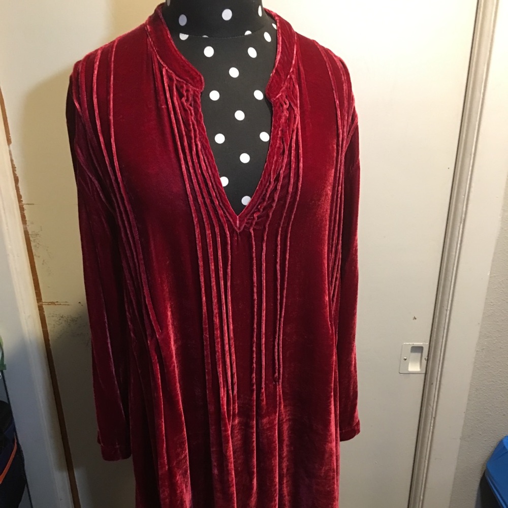 CP Shade Velvet Type Top